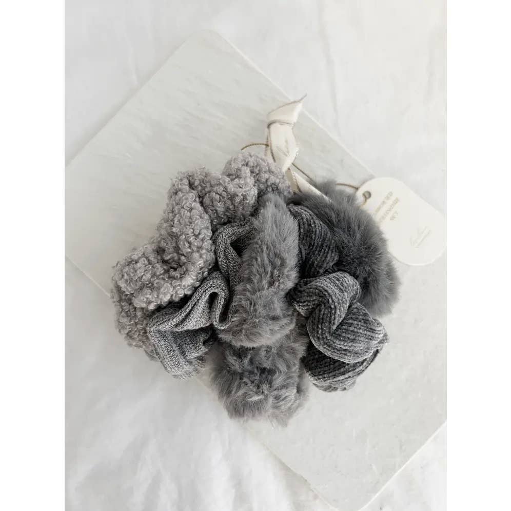 VELVET SOFT SCRUNCHIES SET - GABI: ONE SIZE / IVORY