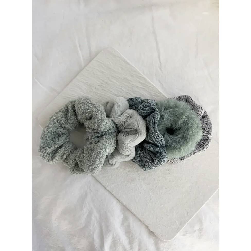 VELVET SOFT SCRUNCHIES SET - GABI: ONE SIZE / IVORY