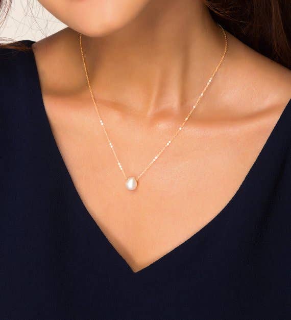Floating Pearl Necklace